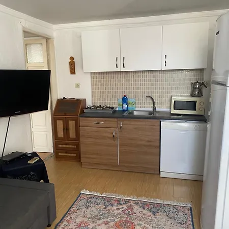 Alacati Carsi Icine 50 Metre Çeşme
